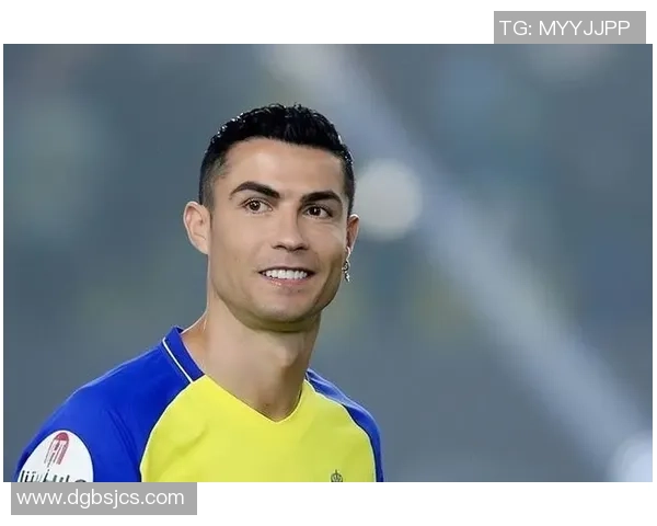 哪位足球巨星选择使用普通手机而非高端智能设备揭秘背后的原因与故事